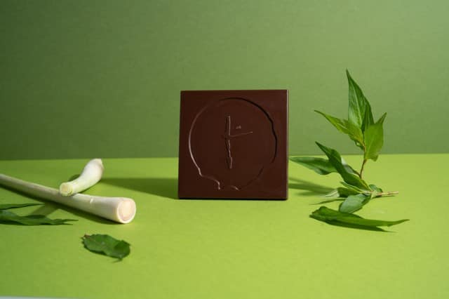 Janice Wong: FREE 40g Pure Bean to Bar Chocolate with SGD 100 In Store Spend for chocolate lovers shopping for premium local chocolates, artisanal desserts, gifts and food souvenirs in Singapore.
