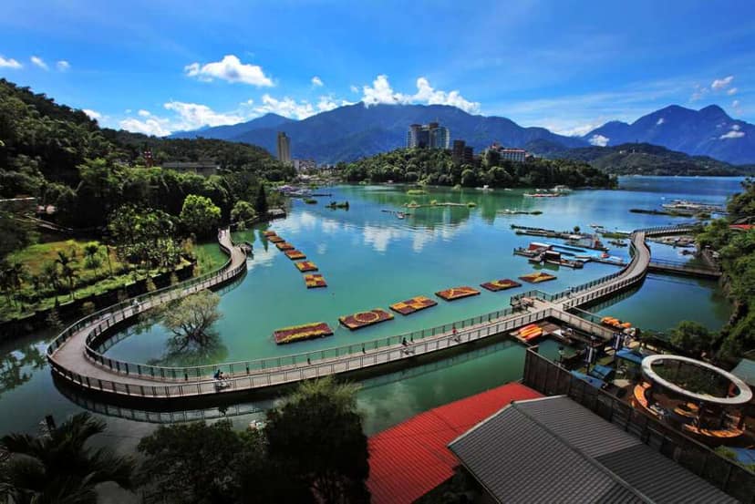 KKday: EXTRA 8% OFF Nantou One-Day Tour: Sun Moon Lake & Gaomei Wetlands Carpooling