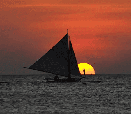 Klook: Enjoy PHP 300 OFF on Boracay Sunset Paraw Sailing
