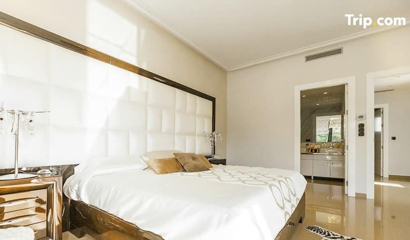 Trip.com: 10% off Hotels