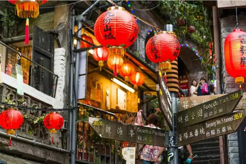 KKday: 15% OFF Taipei, Jiufen & North Coast One Day Tour to visit popular attractions including Jiufen Old Street, Yehliu, Pingxi, Golden Waterfall, Yin Yang Sea and the 13 Level Ruins.